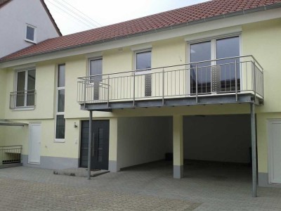 Neuwertige 2-Zimmer-Wohnung mit Balkon und Einbauküche in Freckenfeld