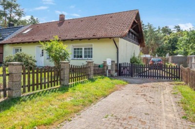 Provisionsfrei – Gepflegtes Einfamilienhaus auf großzügigem Grundstück mit Terrasse, Balkon und Pool