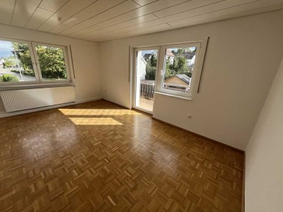 Wohnung neu saniert mit Balkon: Stilvolle 3,5-Zimmer-Wohnung mit geh. Innenausstattung