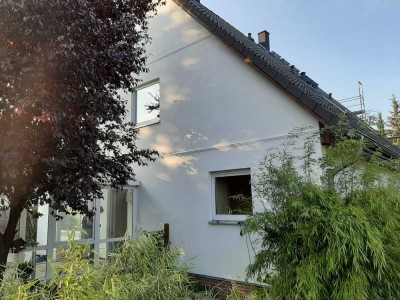 Günstiges 4-Zimmer-Haus mit EBK in Berlin Biesdorf für 6 Jahre zu vermieten