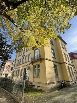 modern renovierte 3 Raum- Altbauwohnung mit Balkon in Bestlage