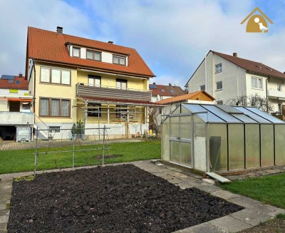 modernisiertes 2-3 Familienhaus mit 3 Garagen und großem Garten