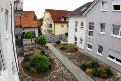 Neuwertige zentrumsnahe 3-Zimmer-Maisonette-Wohnung (EG + OG) mit 2 Balkonen u. TG-Stellplatz