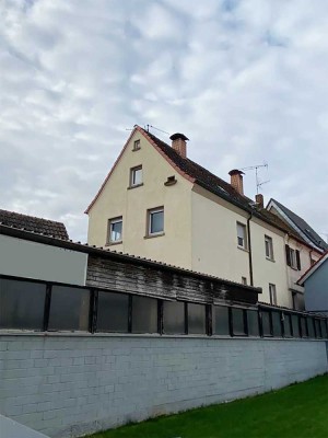 Ein kleines Wohnhaus mit ehemaliger Werkstatt