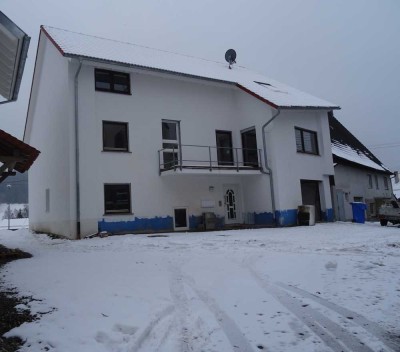 Helle 3,5 Zimmer Wohnung 1. OG mit Balkon, Stellplatz, Garten in 72348 Rosenfeld Heiligenzimmern