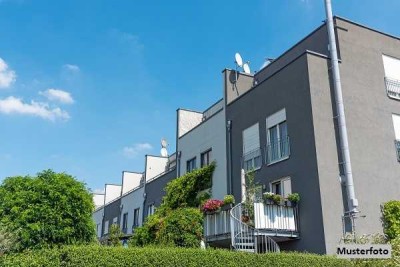 Einfamilien-Doppelhaushälfte, Garten, Garage, 3 Stellplätze