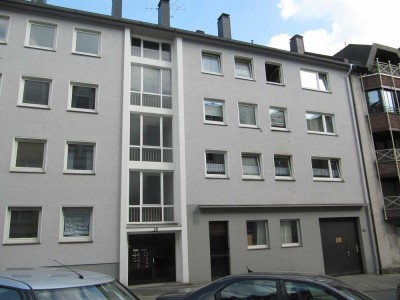 +++ Ruhige Lage-eigener Eingang-nähe Helios Klinik +++