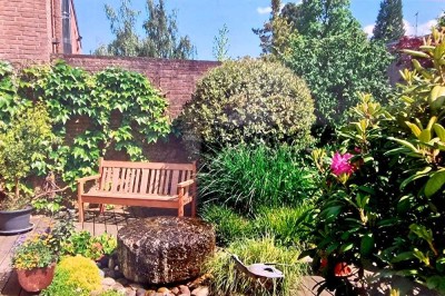 +++Charmantes Reihenhaus in Top-Lage: Sonniger Garten, Kachelofen & direkt am Wald+++