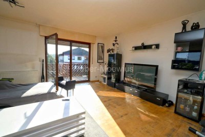 Attraktive Doppelhaushälfte mit pflegeleichtem Garten, 4 Zimmer, Balkon