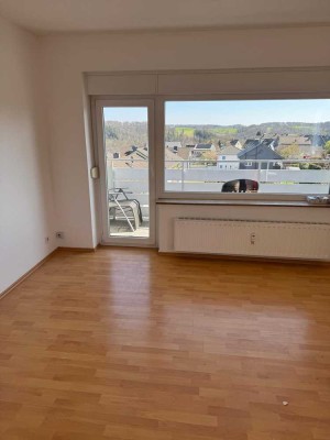 Schöne 4-Zimmer-Wohnung mit gehobener Innenausstattung mit Balkon in Wermelskirchen