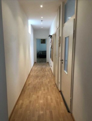 1350 € - 105 m² - 4,5 Zimmer
