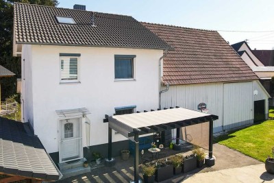 Charmant und modern: Familienhaus mit Scheune, ideal für Handwerker, Atelier oder kleines Gewerbe