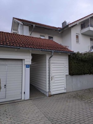 Helle 2-Zimmer Erdgeschosswohnung mit Gartenanteil und Terrasse