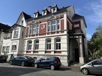 Wunderschöne, sanierte Altbauwohnung in zentraler Lage – ruhig, hell und mit Gartenmitbenutzung