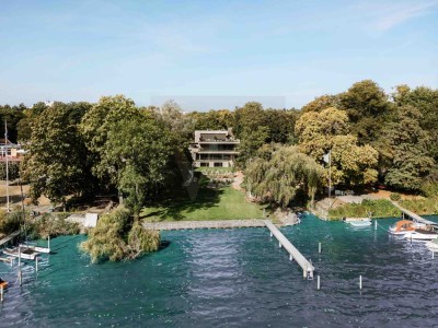 In absolut erster Wasserlinie Designer Wohnungen  Am Großen Wannsee auf privatem Parkgrundstück