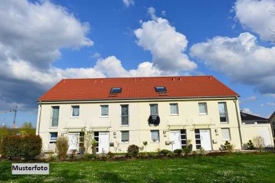 Einfamilien-Reihenmittelhaus mit Gartengrundstück