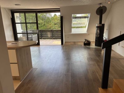 Charmante 3-Zimmer Maisonette-Wohnung mit EBK und Balkon in Mülheim Saarn