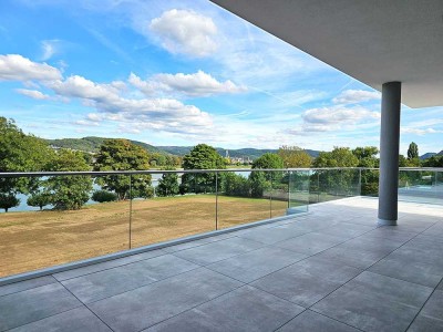 Exklusive Neubau-Penthouse-Wohnung mit traumhaftem Rheinblick und zwei Pkw-Stellplätzen