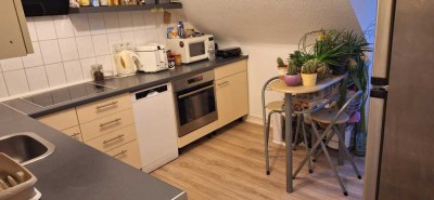 Attraktive und vollständig renovierte 3-Raum-DG-Wohnung mit gehobener Innenausstattung in Düren