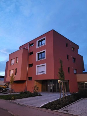 2-Zimmer-Neubau-Wohnung mit Einbauküche und Terrasse