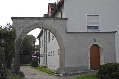 helle 2-Zimmer-Wohnung mit Einbauküche