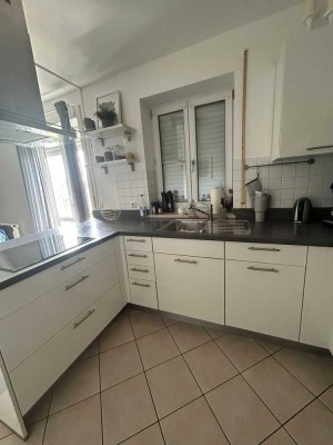 Stilvolle 3-Zimmer-DG-Wohnung mit Balkon und EBK in Herrsching