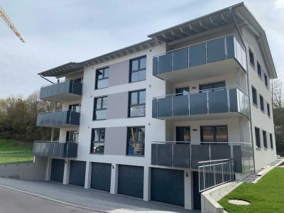 Attraktive altersgerechte 3,5-Zimmer-Wohnung (NB) mit EBK, Aufzug + Balkon in Vöhringen