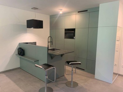Erstbezug: Moderne Maisonette - Wohnung mit überdachtem Balkon und Blick ins Grüne