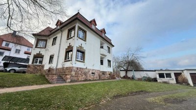 Großzügige 4-Raum-Wohnung mit Balkon in begehrter Wohngegend zur Miete