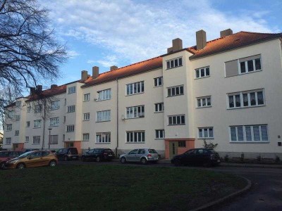 Sanierte Wohnung mit Laminatfußboden im beliebten Süden Leipzigs !