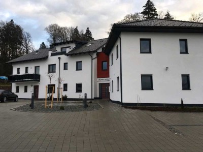 Attraktive 3,5-Zimmer-Splitlevel-Wohnung mit Terrasse, Garten, Garage & Stellplatz in Bad Griesbach