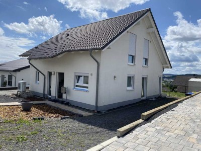 Klassisches Familienhaus Bj. 2016 Nähe Nürburgring  mit toller Fernsicht und Energieeffizienz A+