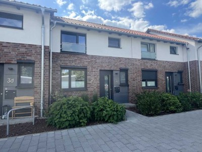 Freundliches und vollst. renoviertes 4-Zimmer-Reihenhaus mit geh. Innenausstattung und EBK