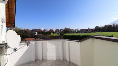 Traumhaftes Wohnen am Walserberg: Moderne Doppelhaushälfte mit Bergblick, großem Garten und viel Platz für die ganze Familie!