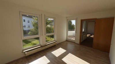 ::: Tolle Lage und top Zustand I sofort beziehbar und renoviert I Süd-Balkon I PKW-Stellplatz :::