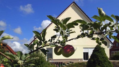 ***Mehrfamilienhaus mit großem Garten in bester Lage - voll vermietet***