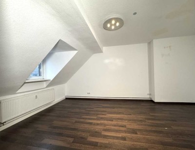 Praktische 1,5 Zimmer Dachgeschoss-Wohnung in ruhiger Gegend Bocholds, Essen (DG links)