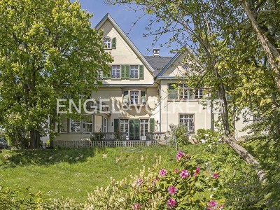 Traumhafte Stilaltbauwohnung über zwei Etagen mit Garten