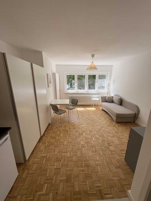 Erstbezug nach Sanierung - Möblierte 1,5-Zimmer-Wohnung in Winterhude (Sierichstraße)