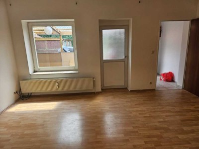 Geschmackvolle, vollst. renovierte 3-Zimmer-EG-Wohnung mit geh. Innenausstattung mit EBK