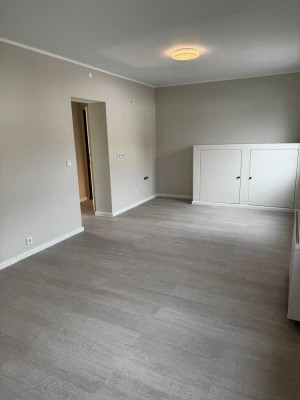Erstbezug nach Sanierung: Stilvolle 2-Raum-Erdgeschosswohnung in Erzhausen
