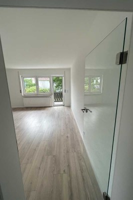 Gepflegte renovierte 3-Zimmer-Hochparterre-Wohnung mit Balkon in Bad Wildungen - Odershausen