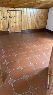 Geschmackvolle 4-Zimmer-Wohnung mit Terrasse und EBK in Weissach