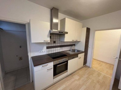 FÜR ANLEGER - 3 Zimmerwohnung - Balkon - PKW Stellplatz