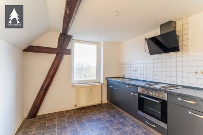 Maisonette-Wohnung, mit Einbauküche und ganz gut renoviert.