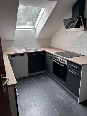Ansprechende 3-Zimmer-Dachgeschosswohnung mit Balkon und EBK in Bad Liebenzell