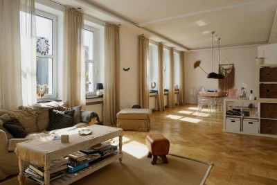 Entdecken Sie diese charmante Stadtvilla neu – jetzt mit interaktiver 360°-Tour!