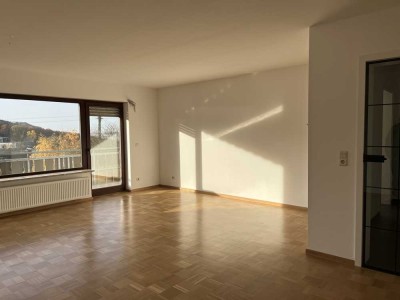GÖTTSCHIED - Neu Renoviert - 2ZKB Wohnung zu vermieten!