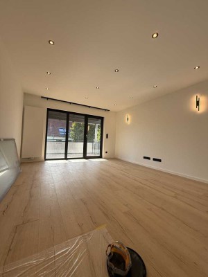 Erstbezug nach Sanierung mit Balkon und EBK: Exklusive 3-Zimmer-Wohnung mit geh. Innenausstattung