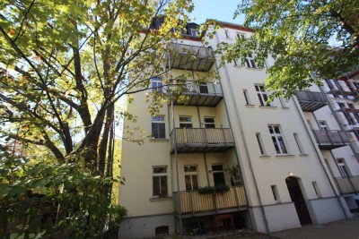 ** Top 2-RWG mit Laminat, Bad mit Wanne & Balkon - in super Lage ! **WE13**